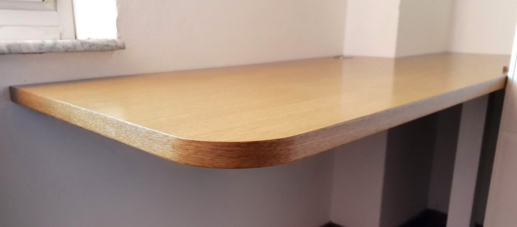 Scrivania sospesa design