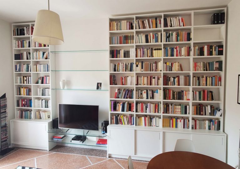 Libreria stile moderno ante scorrevoli